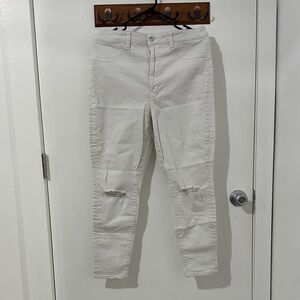 American Eagle White Skinny Jeans with Knee Rips